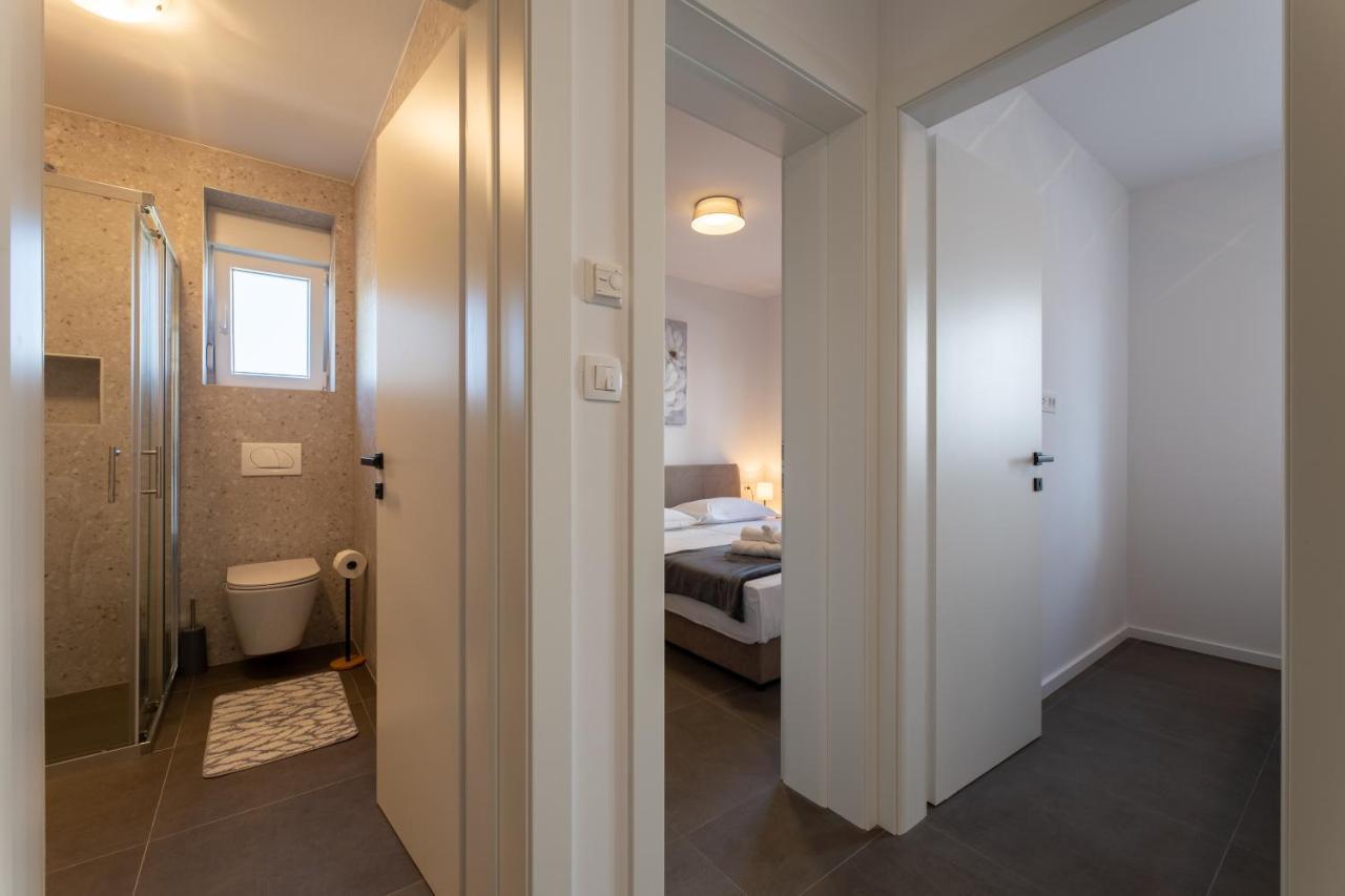 Apartments Maya & Tina Trogir Zewnętrze zdjęcie