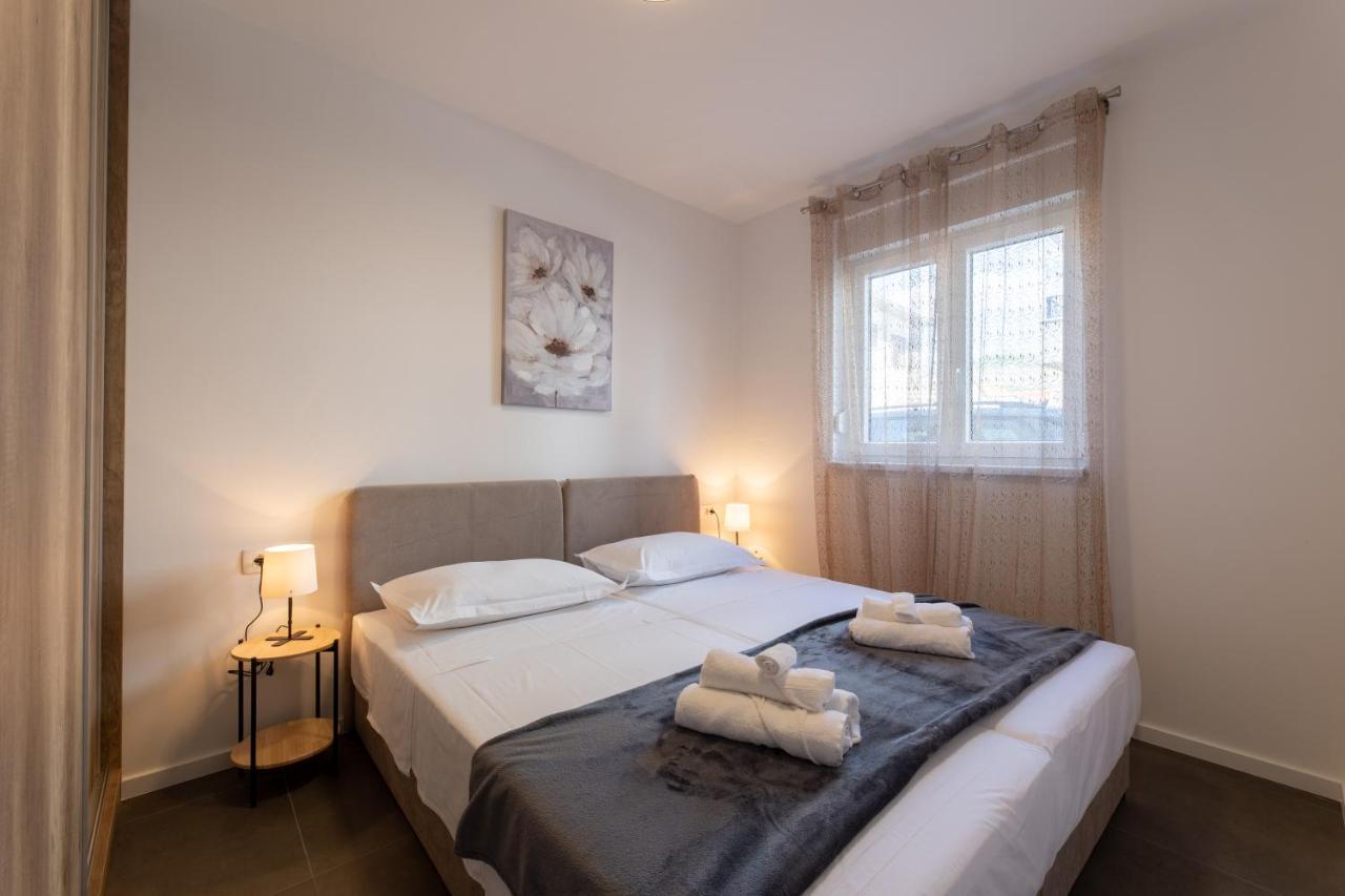 Apartments Maya & Tina Trogir Zewnętrze zdjęcie