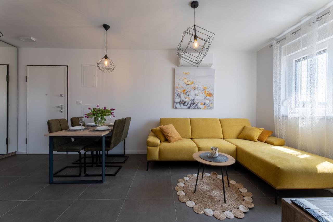 Apartments Maya & Tina Trogir Zewnętrze zdjęcie