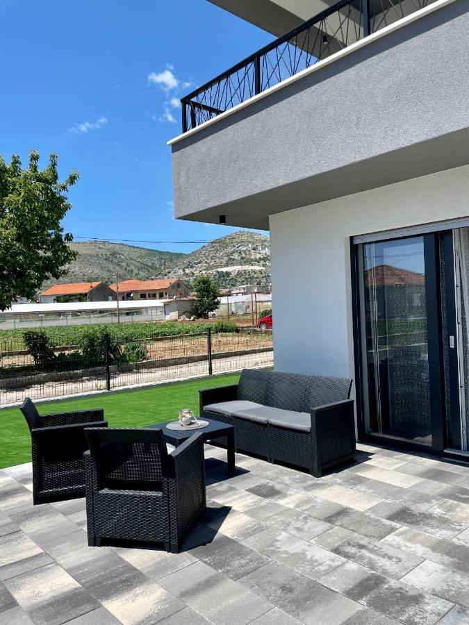 Apartments Maya & Tina Trogir Zewnętrze zdjęcie